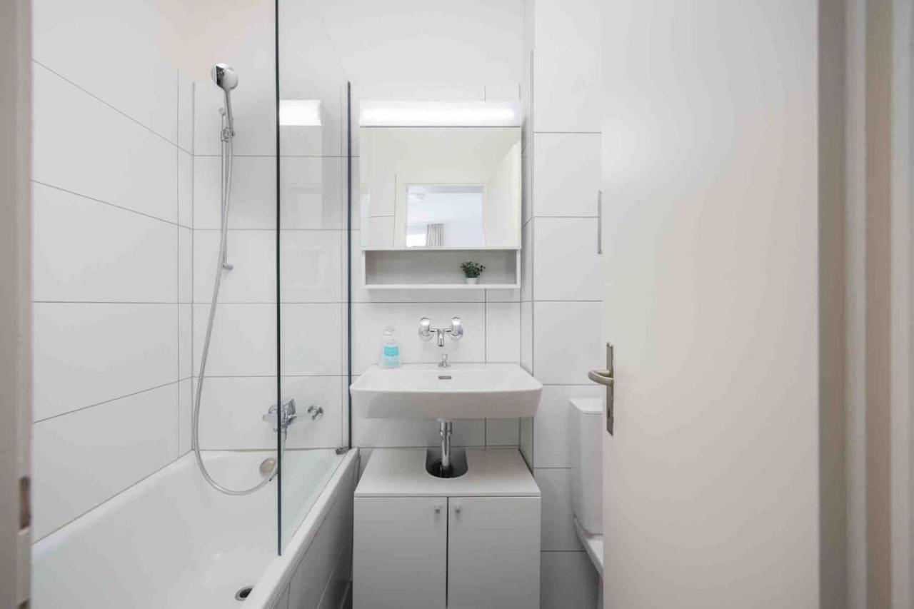 Urban Oasis With Queen Bed And View Be-32 Apartment Zürich